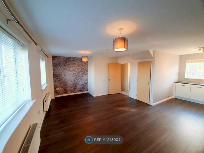 2 Bedroom Maisonette To Rent In Manor Drive, Peterborough PE4