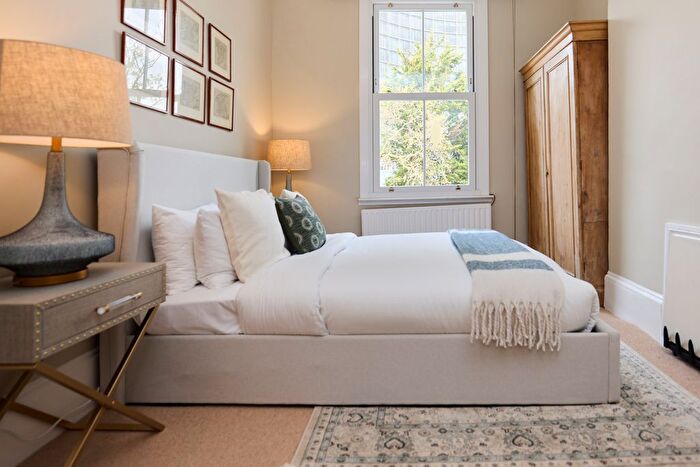 4 Bedroom Semi-Detached House To Rent In Lillie Road, London, SW6