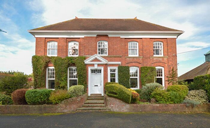 2 Bedroom Flat To Rent In Westgate, Chichester, PO19