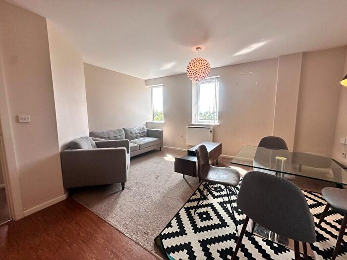 2 Bedroom Flat To Rent In Park Rise, Seymour Grove, Manchester, Greater Manchester, [Mdh], M16