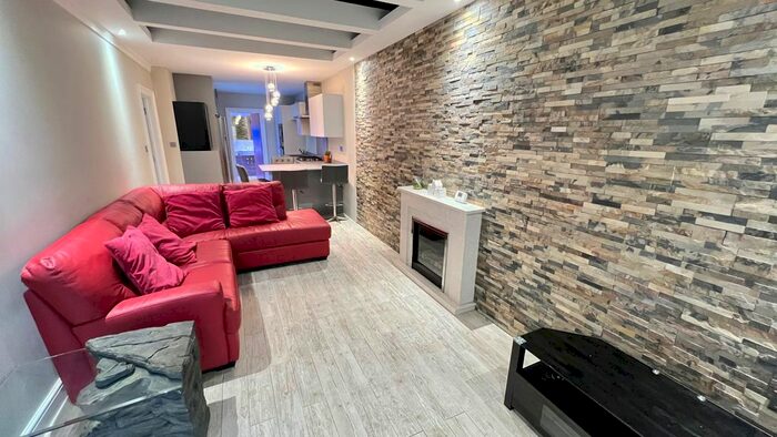 2 Bedroom Flat To Rent In Denmark Road, Kingston Upon Thames, KT1