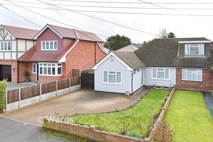 2 Bedroom Semi-Detached Bungalow For Sale In Coutts Avenue, Shorne, Gravesend, Kent, DA12