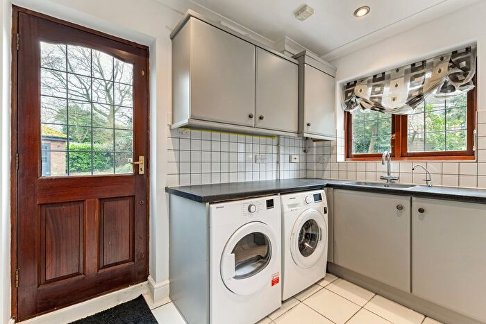 5 Bedroom Detached House To Rent In Turnoak Park, Windsor, SL4
