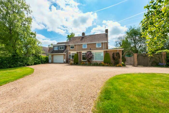 5 Bedroom Detached House For Sale In Raddlebarn, South Leigh Road, High Cogges, Witney, Oxfordshire, OX29