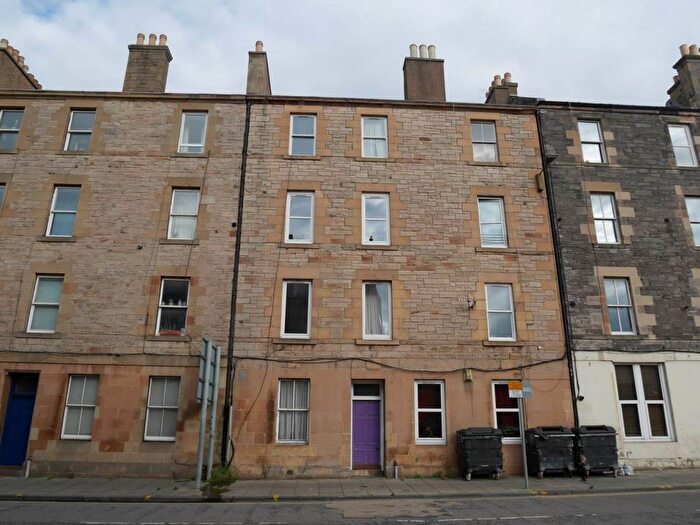 2 Bedroom Flat To Rent In North Junction Street, Edinburgh, EH6