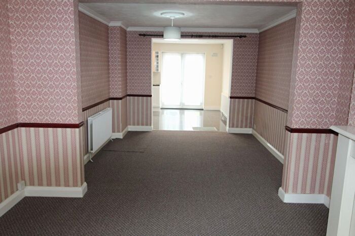 3 Bedroom Terraced House To Rent In Tudor Road, Hayes, UB3