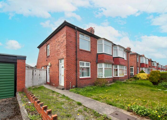 2 Bedroom Flat To Rent In Dene Crescent, Wallsend, Tyne And Wear, NE28