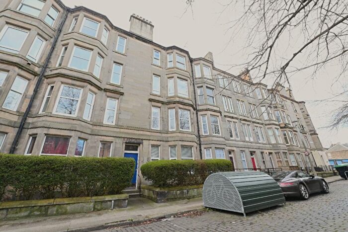 2 Bedroom Flat To Rent In Connaught Place, Trinity, Edinburgh, EH6