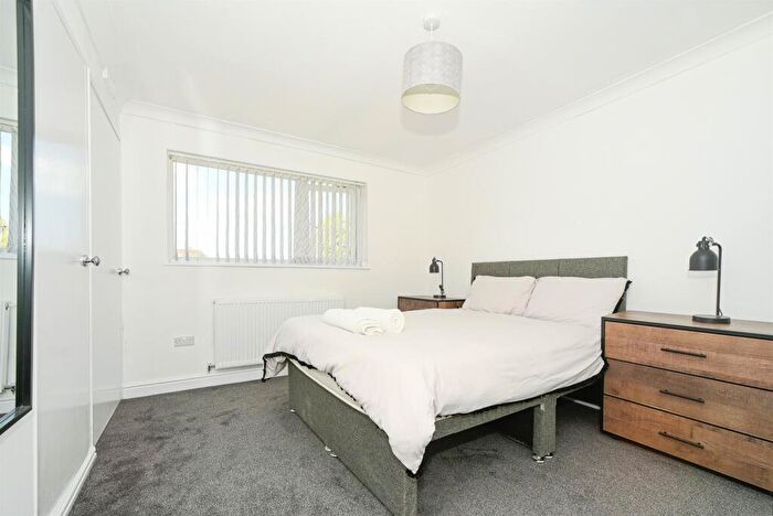 3 Bedroom Terraced House For Sale In Greenham Walk, Swindon, SN3