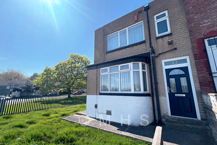 3 Bedroom End Of Terrace House For Sale In Midgley Terrace, Leeds, LS6