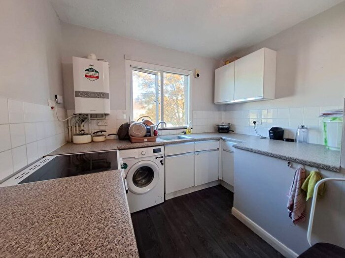 2 Bedroom Flat To Rent In Gander Green Lane, Sutton, SM1