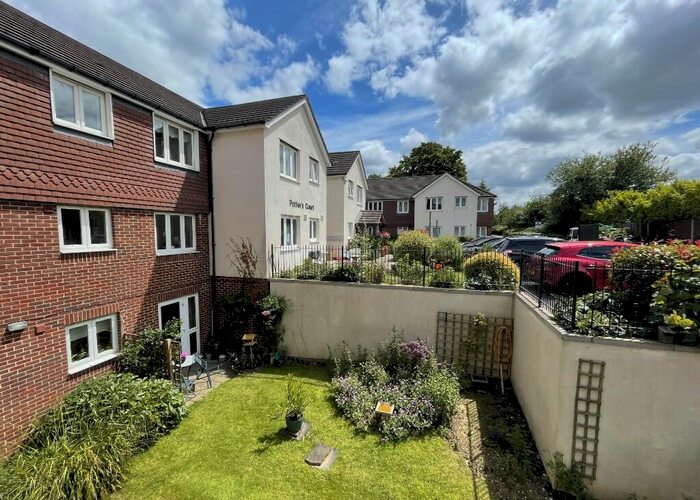 2 Bedroom Retirement Property For Sale In Potters Court, Darkes Lane, Potters Bar, Hertfordshire, EN6