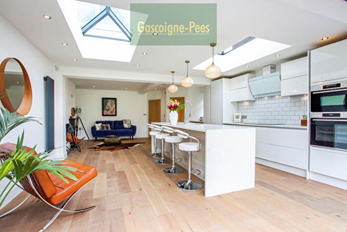 3 Bedroom House To Rent In Sheepfold Road, Guildford, GU2