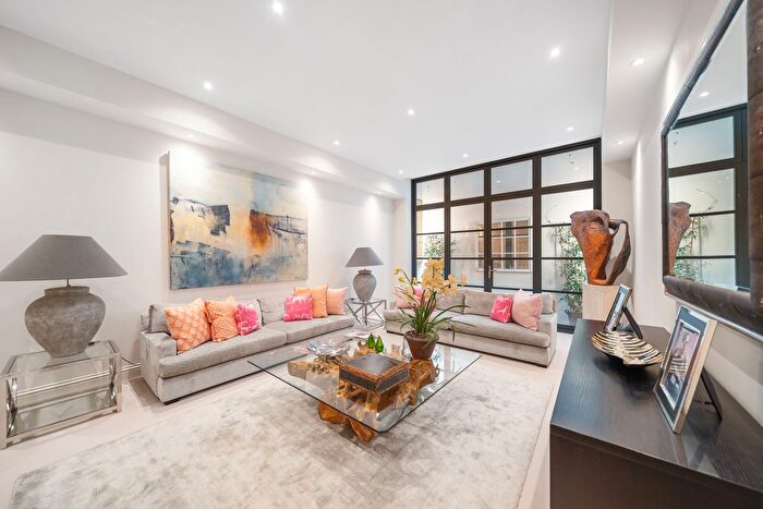 6 Bedroom Terraced House For Sale In Britannia Road, London, SW6