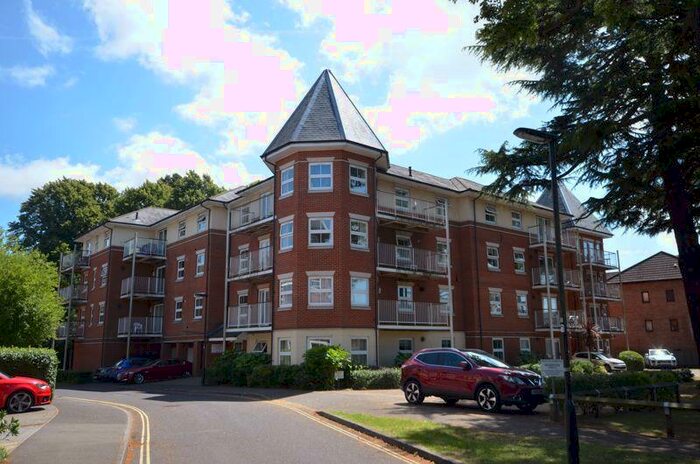 2 Bedroom Flat To Rent In Rollesbrook Gardens, Hill Lane, Southampton, SO15
