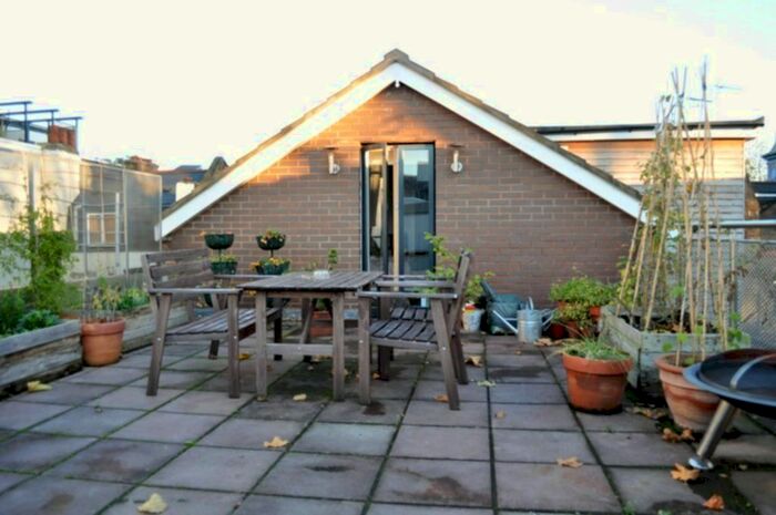 2 Bedroom Flat To Rent In Hackney Road, London, E2