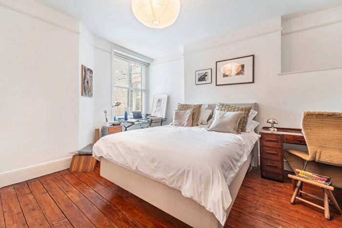 1 Bedroom Flat For Sale In Cleveland Mansions, Widley Road, W9