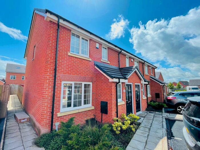 3 Bedroom Semi-Detached House To Rent In Lea Green Close, Lowton, Warrington, WA2