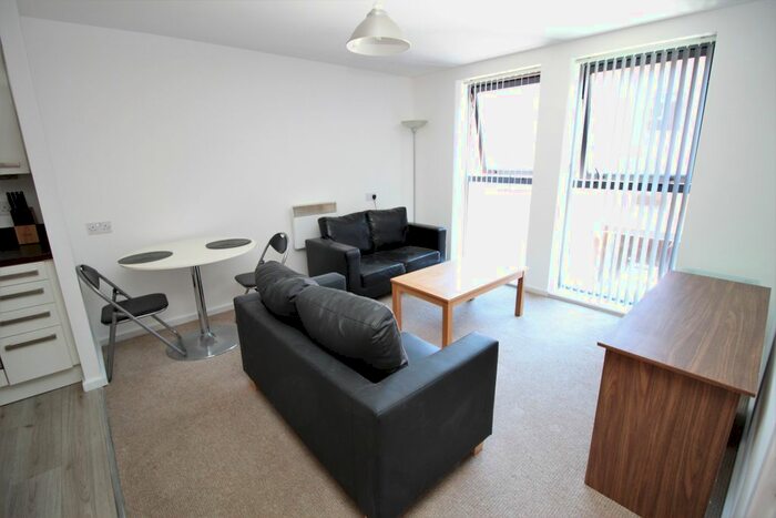 2 Bedroom Flat To Rent In Dun Street, Sheffield, South Yorkshire, Uk, S3