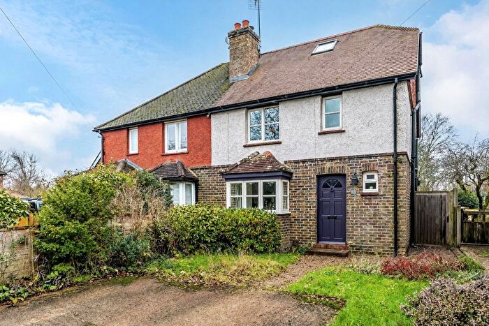3 Bedroom Semi Detached House For Sale In Tanhouse Road, Oxted, Surrey, RH8
