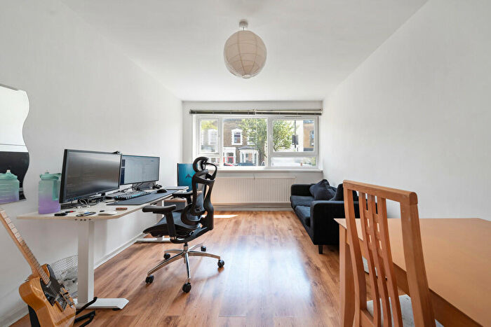 1 Bedroom Flat To Rent In Corbyn Street, N4