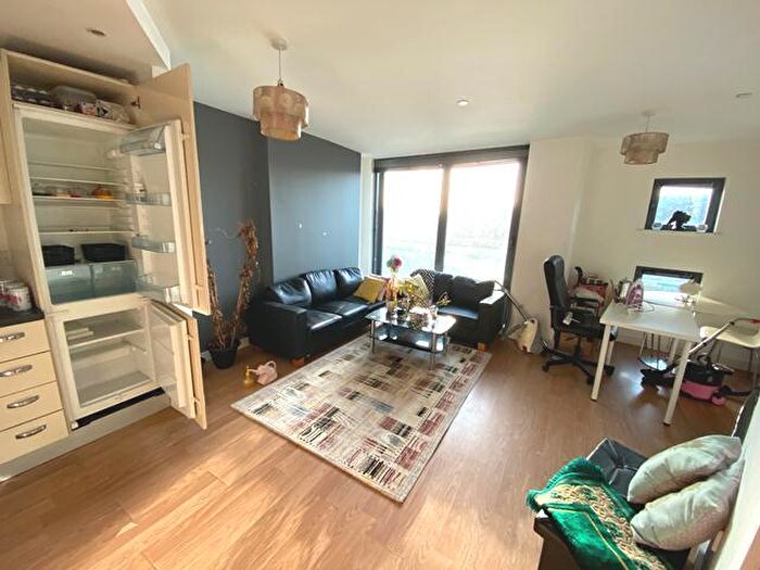 2 Bedroom Apartment To Rent In Skyline, Leeds, LS9