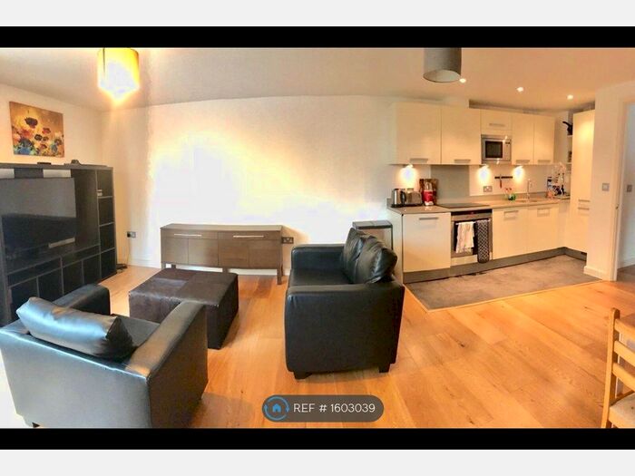 2 Bedroom Flat To Rent In Water Gardens, London, SE16