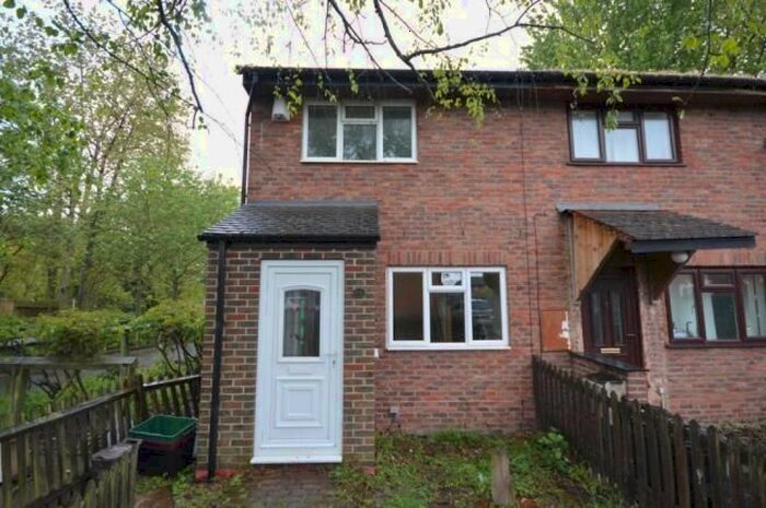2 Bedroom Terraced House To Rent In Walsham Close, London, SE28