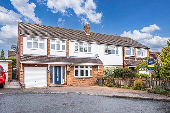 4 Bedroom Semi-detached House For Sale In Chantry Close, Kings Langley, Hertfordshire, WD4