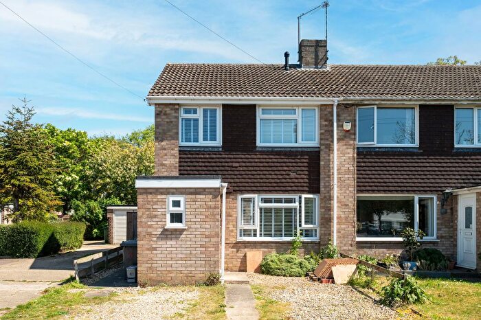 3 Bedroom End Of Terrace House For Sale In Belmore Close, Cambridge, CB4