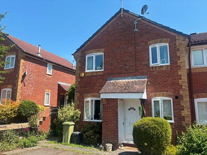 1 Bedroom Cluster House To Rent In Dickens Spinney, Olney, MK46