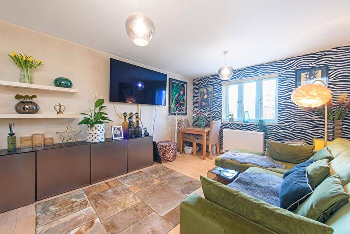 1 Bedroom Flat For Sale In Colindeep Lane, Colindale, London, NW9