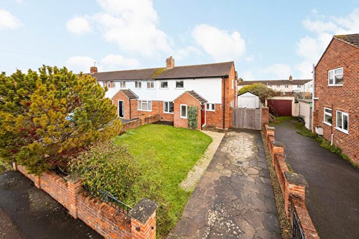 3 Bedroom End Of Terrace House For Sale In Springfield Drive, Abingdon, OX14