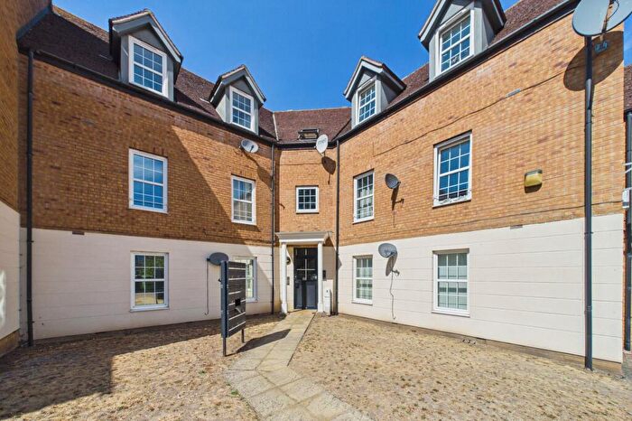 2 Bedroom Flat For Sale In Hazel Covert, Thetford, IP24