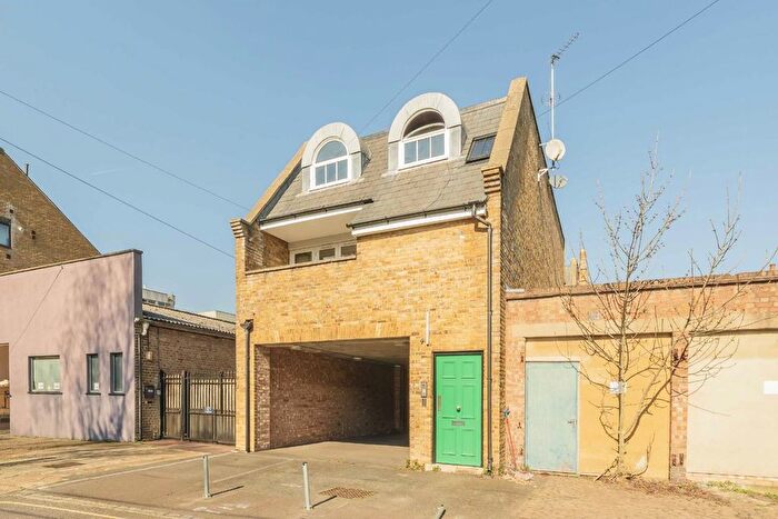 2 Bedroom Flat For Sale In Prince Of Wales Terrace, Chiswick, W4