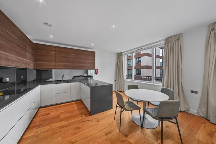 3 Bedroom Flat To Rent In Carpet Street London, E15