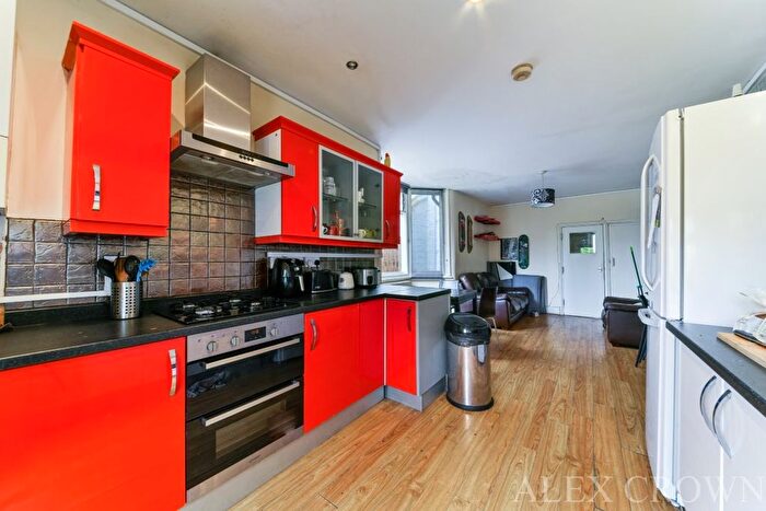 4 Bedroom Terraced House To Rent In Ferndale Road, Brixton, SW9