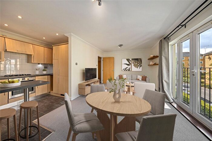 1 Bedroom Flat For Sale In White Lodge Close, Isleworth, TW7