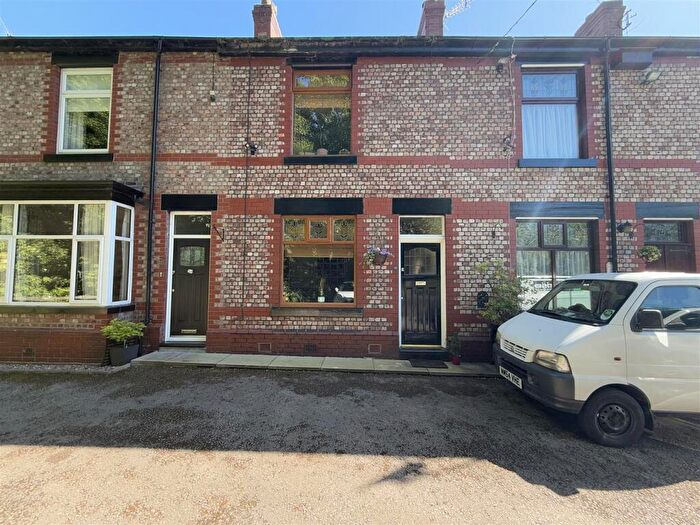 2 Bedroom Terraced House For Sale In Calland Avenue, Hyde, SK14