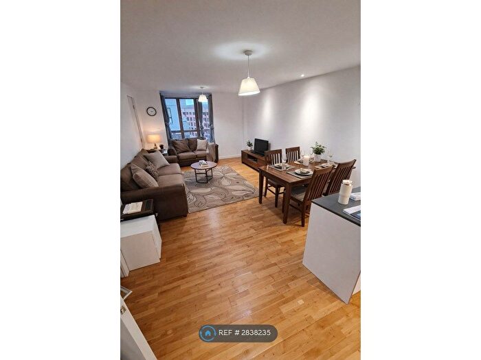 2 Bedroom Flat To Rent In Hunsaker, Reading, RG1