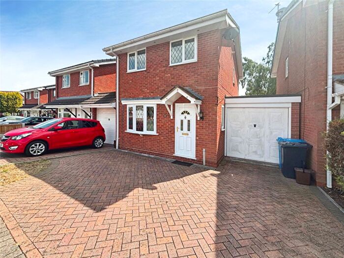 3 Bedroom Link Detached House For Sale In St. Andrews Drive, Perton, Wolverhampton, Staffordshire, WV6