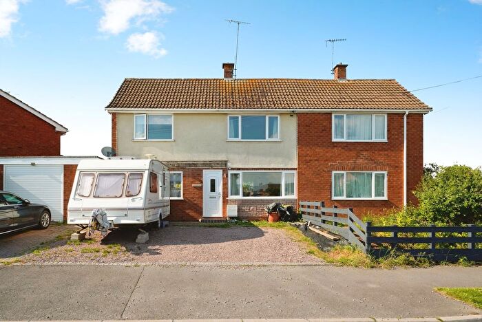 3 Bedroom Semi Detached House For Sale In Furlongs Road, Pershore, Worcestershire, WR10