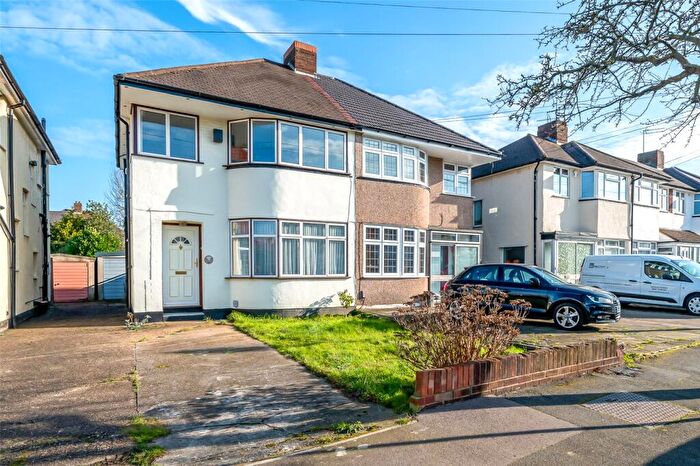 3 Bedroom Semi-Detached House To Rent In Glengall Road, Bexleyheath, DA7