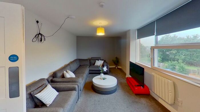 8 Bedroom Flat To Rent In Flat, Middle Street, Beeston, Nottingham, NG9