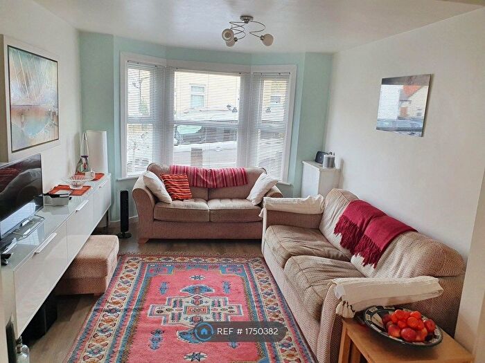 4 Bedroom End Of Terrace House To Rent In Cambridge Road, St. Albans, AL1