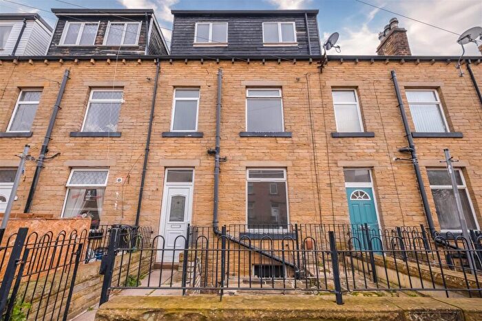 3 Bedroom Terraced House For Sale In Summer Street, Halifax, HX1