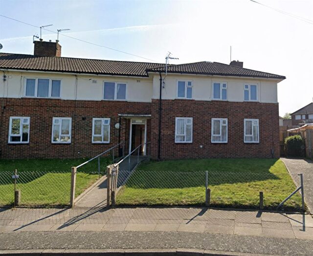 2 Bedroom Flat To Rent In Batchwood Green, Orpington, BR5