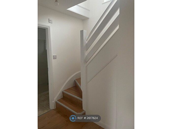 3 Bedroom Semi Detached House To Rent In Bowly Road, Gloucester, GL1