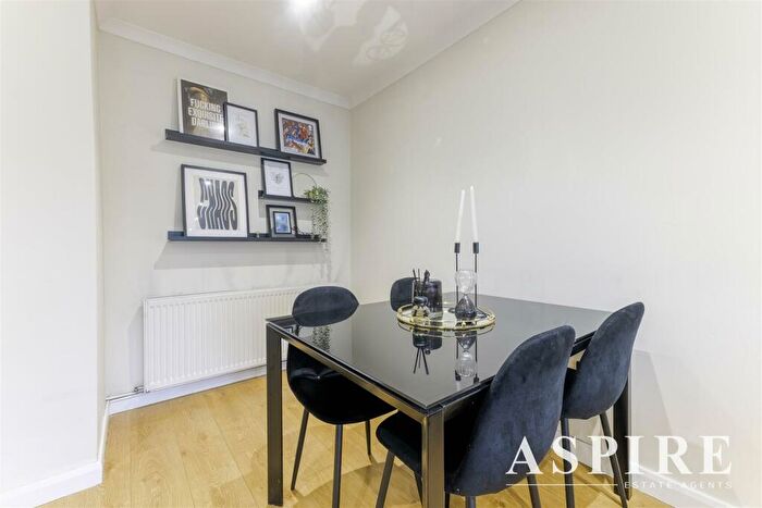 2 Bedroom Semi-Detached Bungalow For Sale In Karen Close, Benfleet, SS7