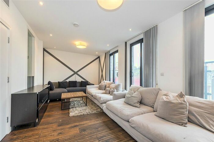 4 Bedroom Flat To Rent In Old Street, London, EC1V
